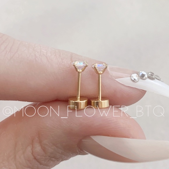 🔴SALE 3/$25🔴 Tiny Gold Iridescent CZ Flat Back Earrings - Picture 4 of 6